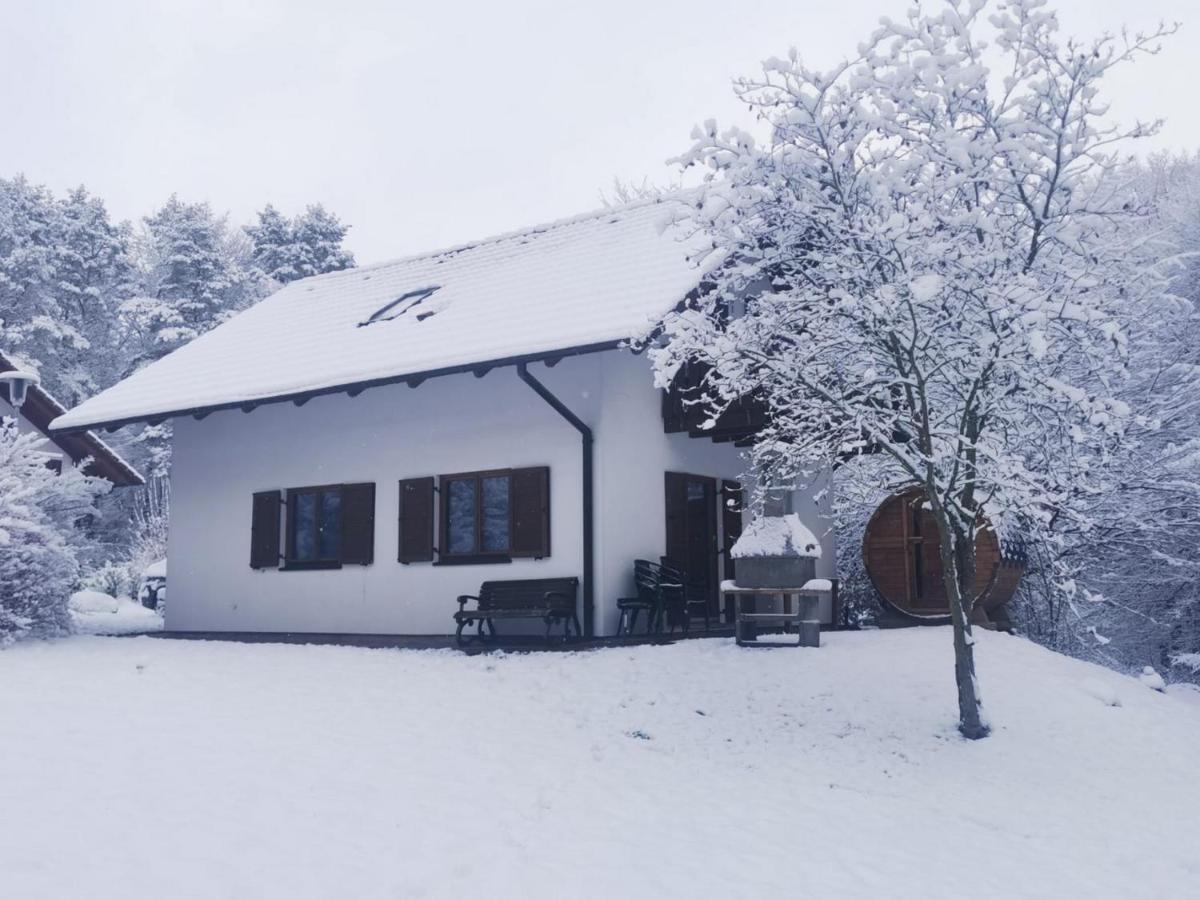 Seepark Kirchheim Ferienhaus Bei Zeta Mit Sauna Exterior photo